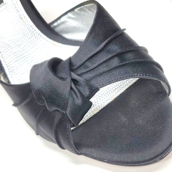 Nina Kyleen Black Satin Peep Toe Evening Pumps 9 EUC - Picture 13 of 15
